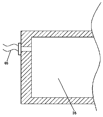 Secondary recycling cleaning device of glass beverage bottles