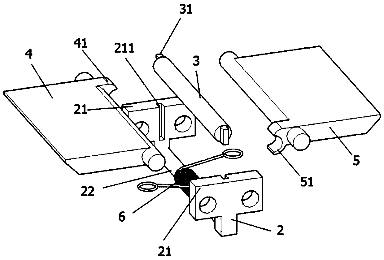 Safety door formed by using lever principle