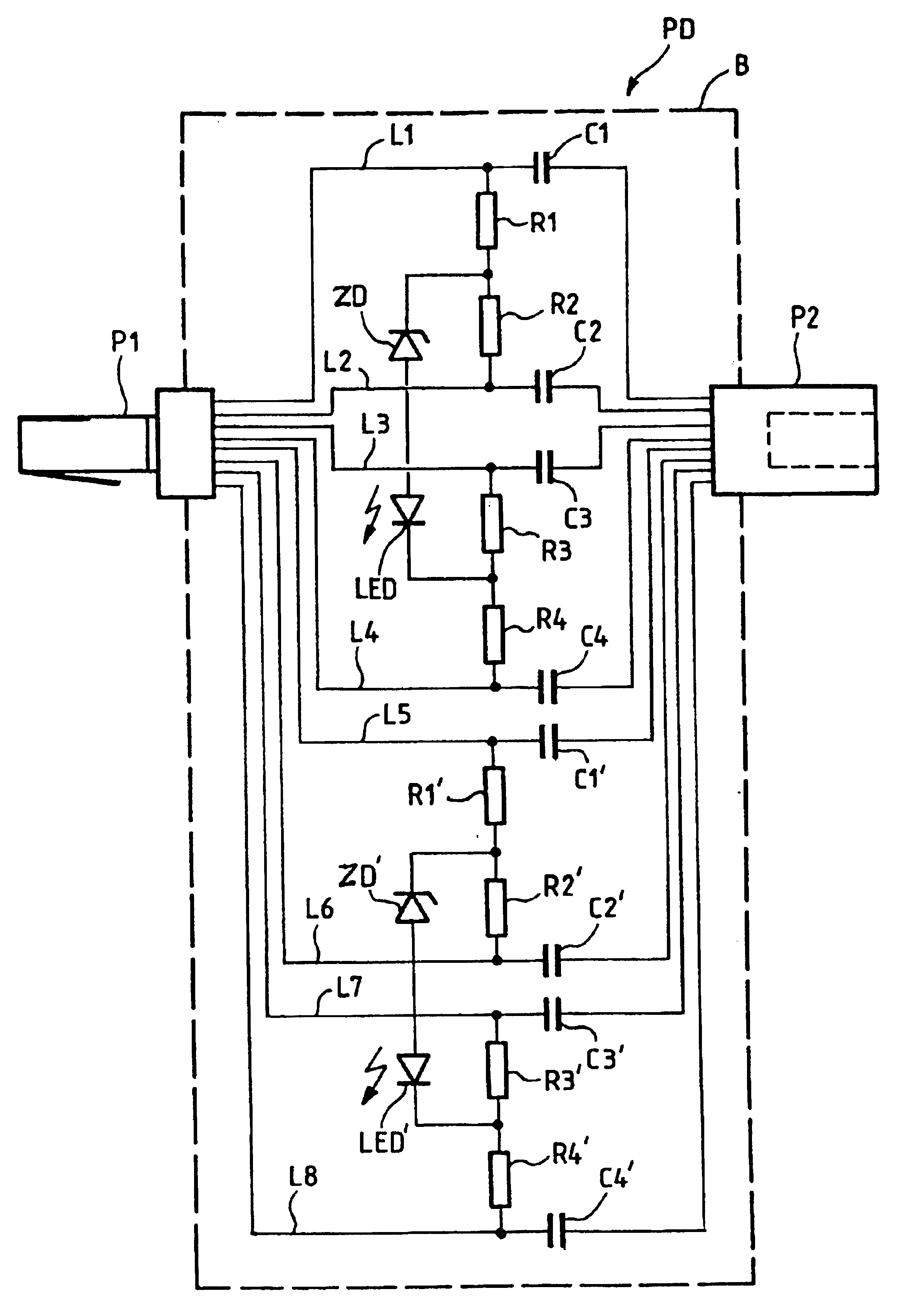 Protection device for a terminal that can be connected to a local area network capable of providing a remote power feed to terminals