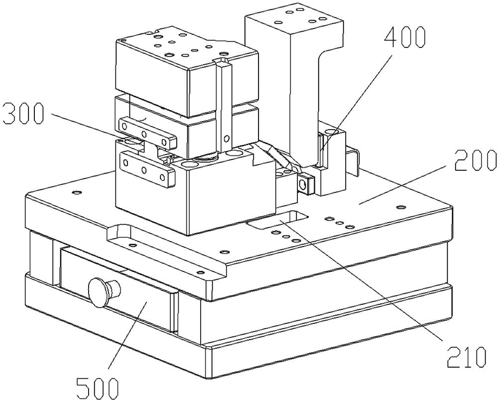 Reverse fine cutting die and method for automotive specular metal decorating part