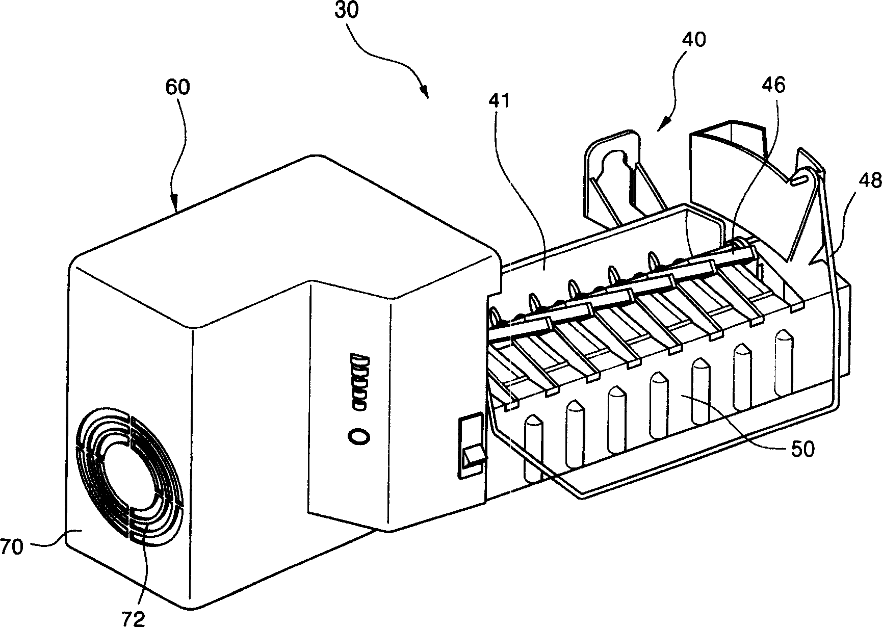 Ice making machine hoving fan component element