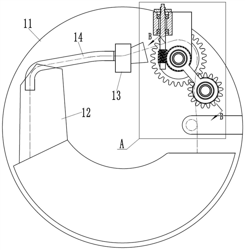 A dyeing machine cloth lifting device with adjustable traction