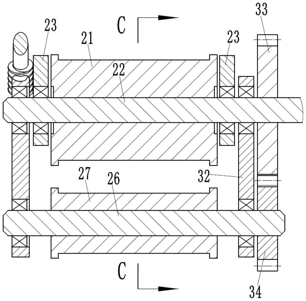 A dyeing machine cloth lifting device with adjustable traction