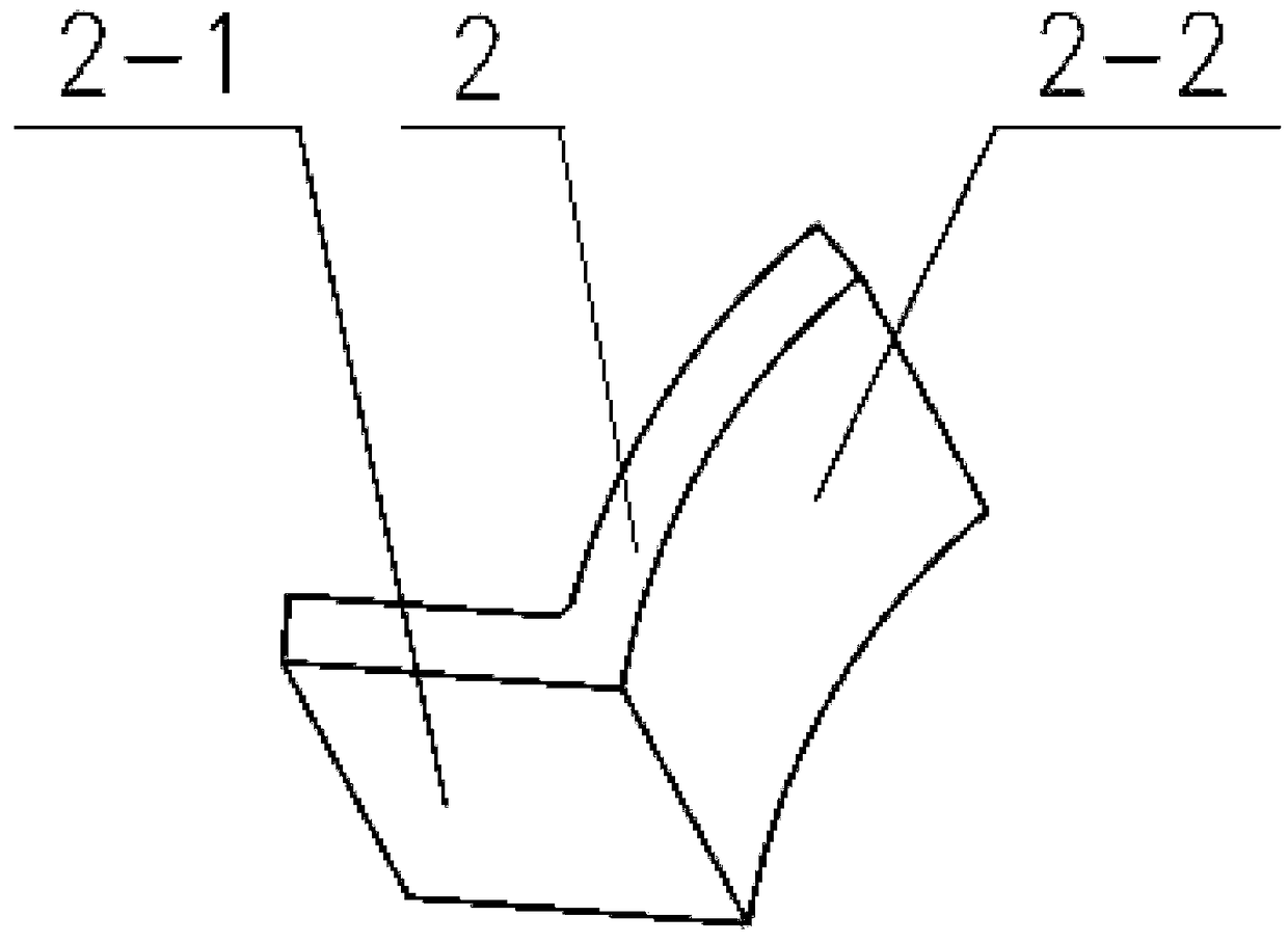 Assembly method of carbon fiber composite truss main structure and fulcrum bar