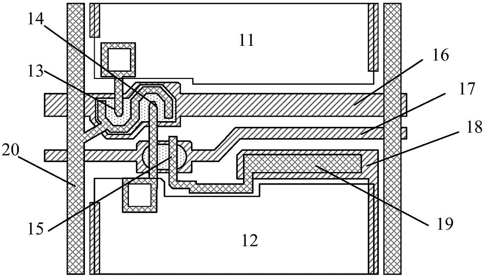 Low color shift liquid crystal array substrate and driving method thereof