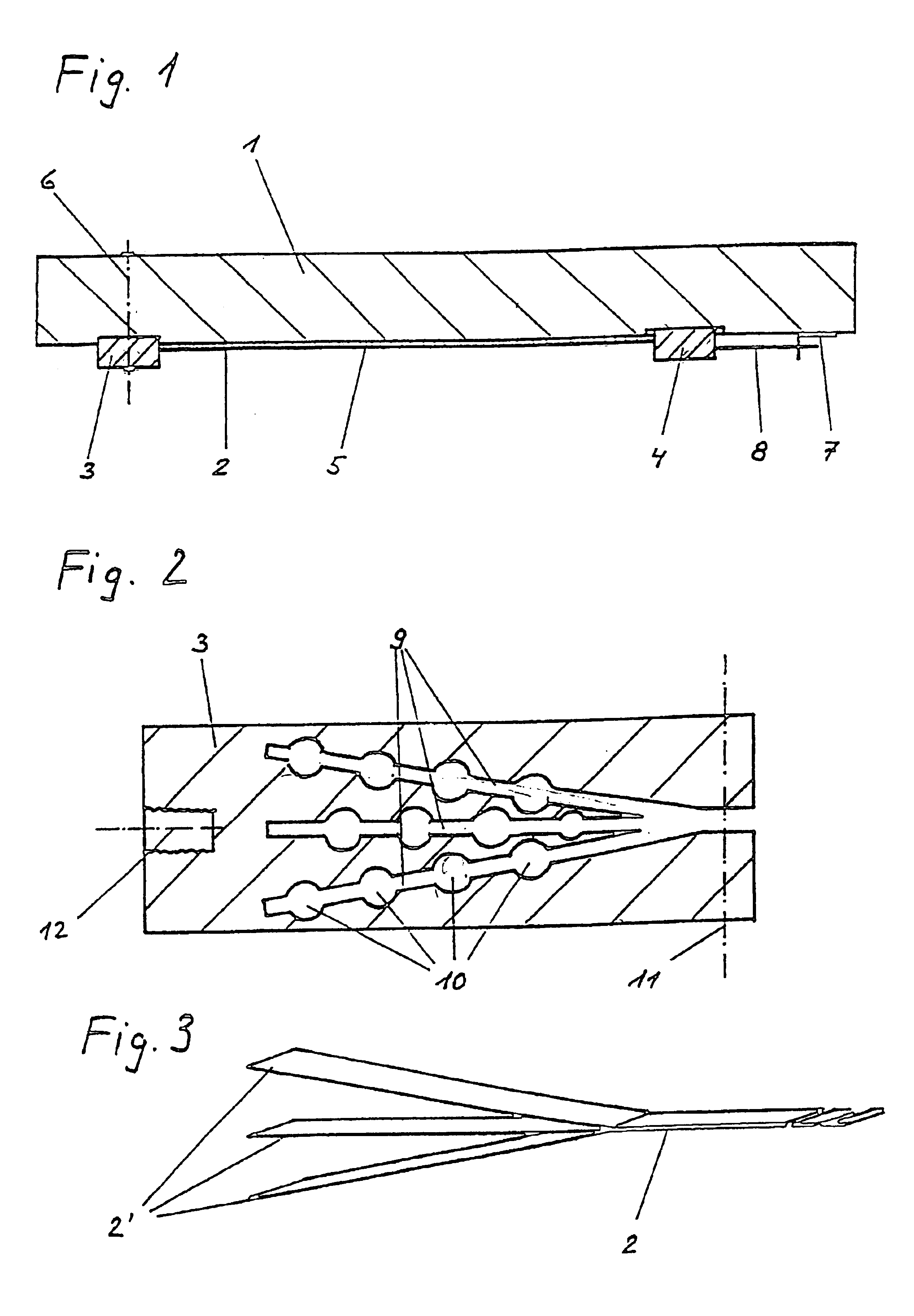 Reinforcement device for supporting structures