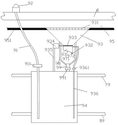 Municipal bridge guardrail cleaning device having water level communicating pipe and application method thereof