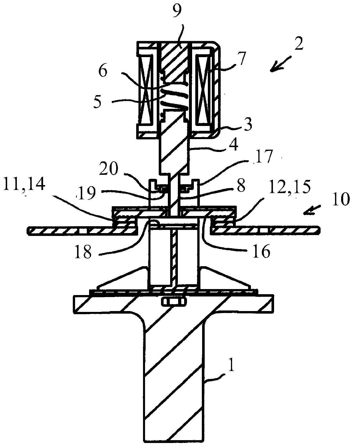 Switching device for on-off switching of current through a current path