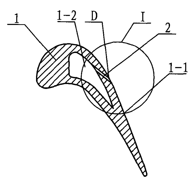 Blade capable of weakening shock strength of transonic speed turbine