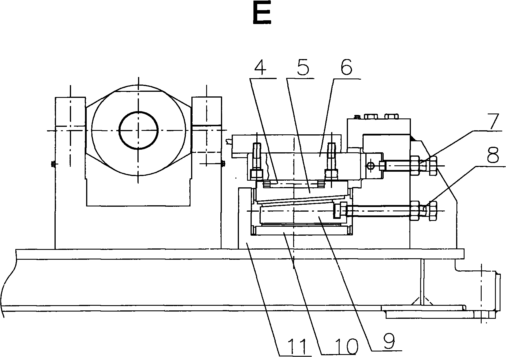 Coiling machine capable of adjusting levelness of reel