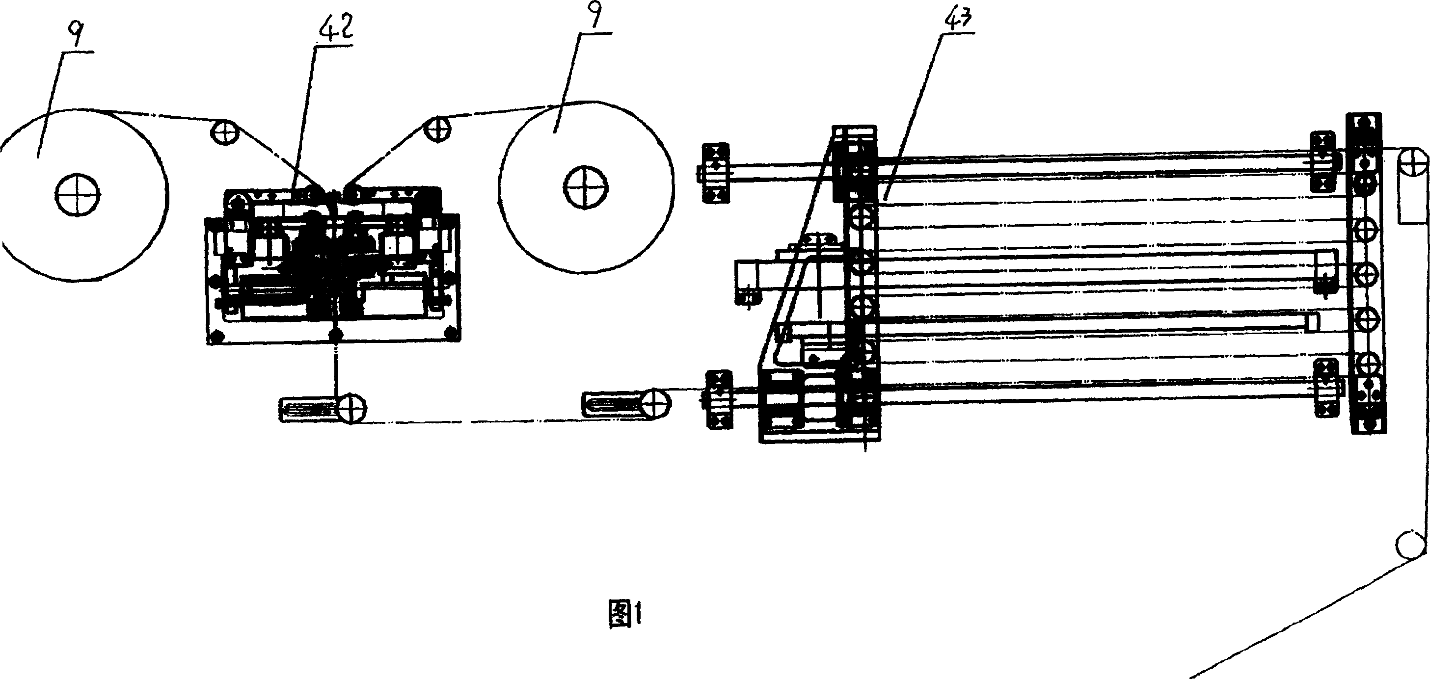 Constant tension jointing device for strip-shaped non-woven fabric substrate