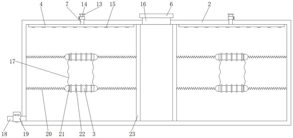 Water-soluble fertilizer storage and transfer device for promoting garlic rooting and growth