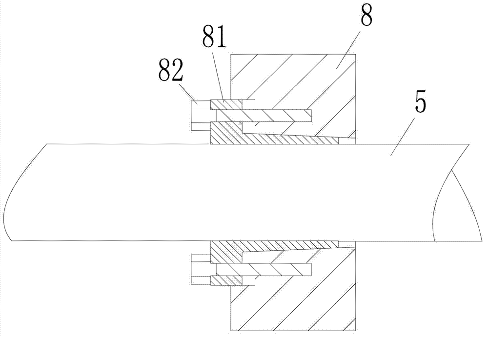 Device and method for centering wind power generator spindle and gearbox shaft expansion sleeve
