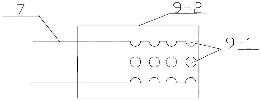 A cascading device and method for harvesting microalgae biomass with high efficiency and energy saving