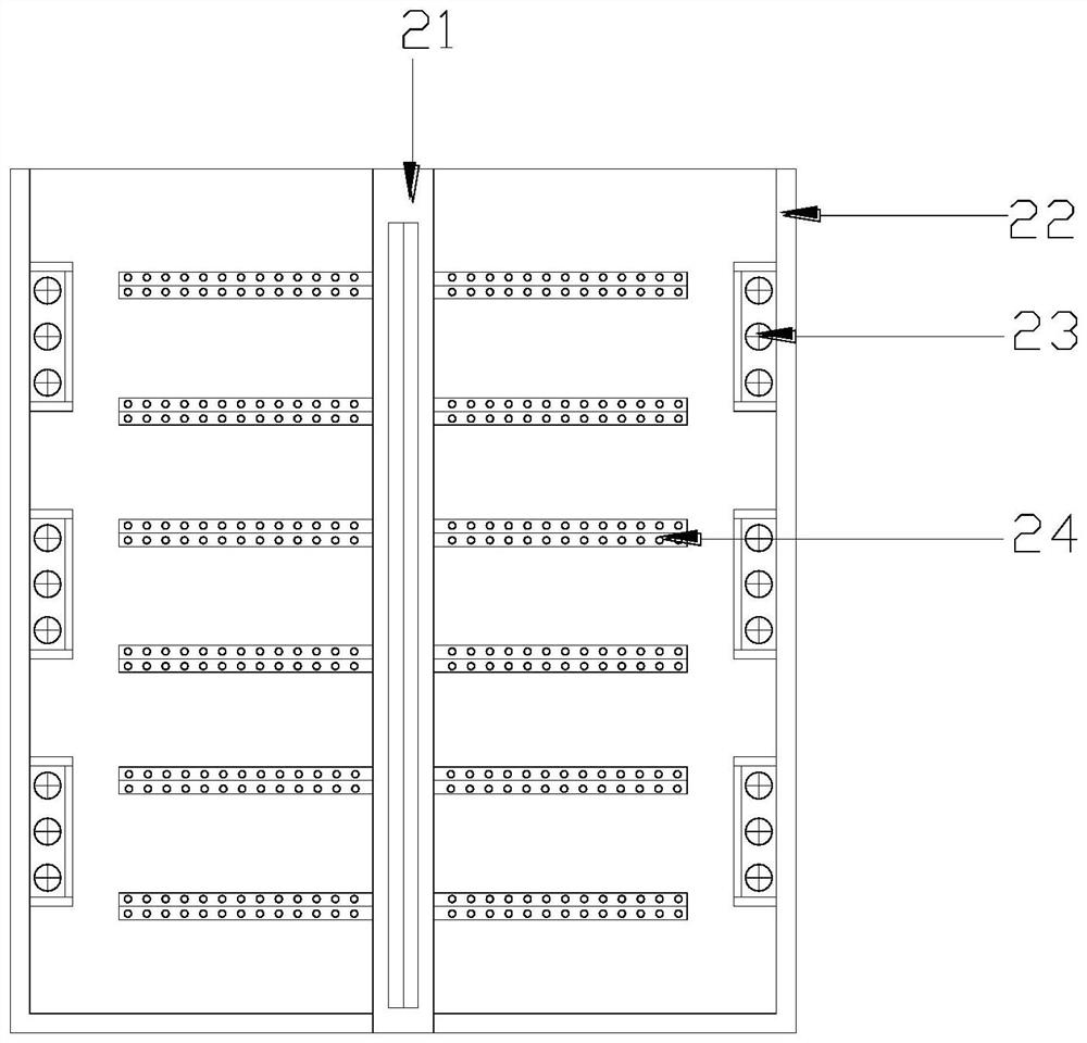 A rapid beating device for preventing fruit fiber entanglement