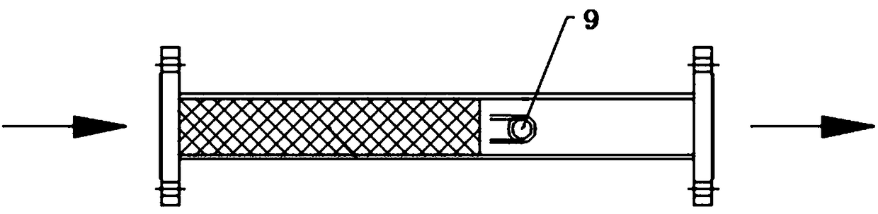 Automatic measuring device for water content of wellhead liquid and measuring method thereof