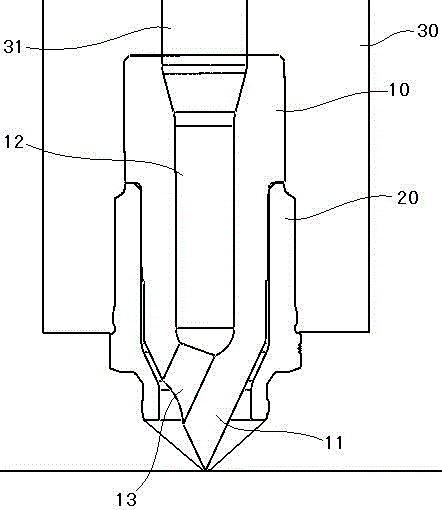 Single hole core point gate hot runner nozzle
