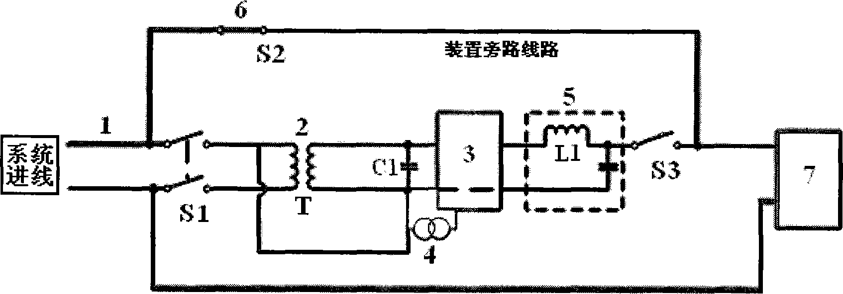 Low-voltage line voltage compensating device and compensating method thereof