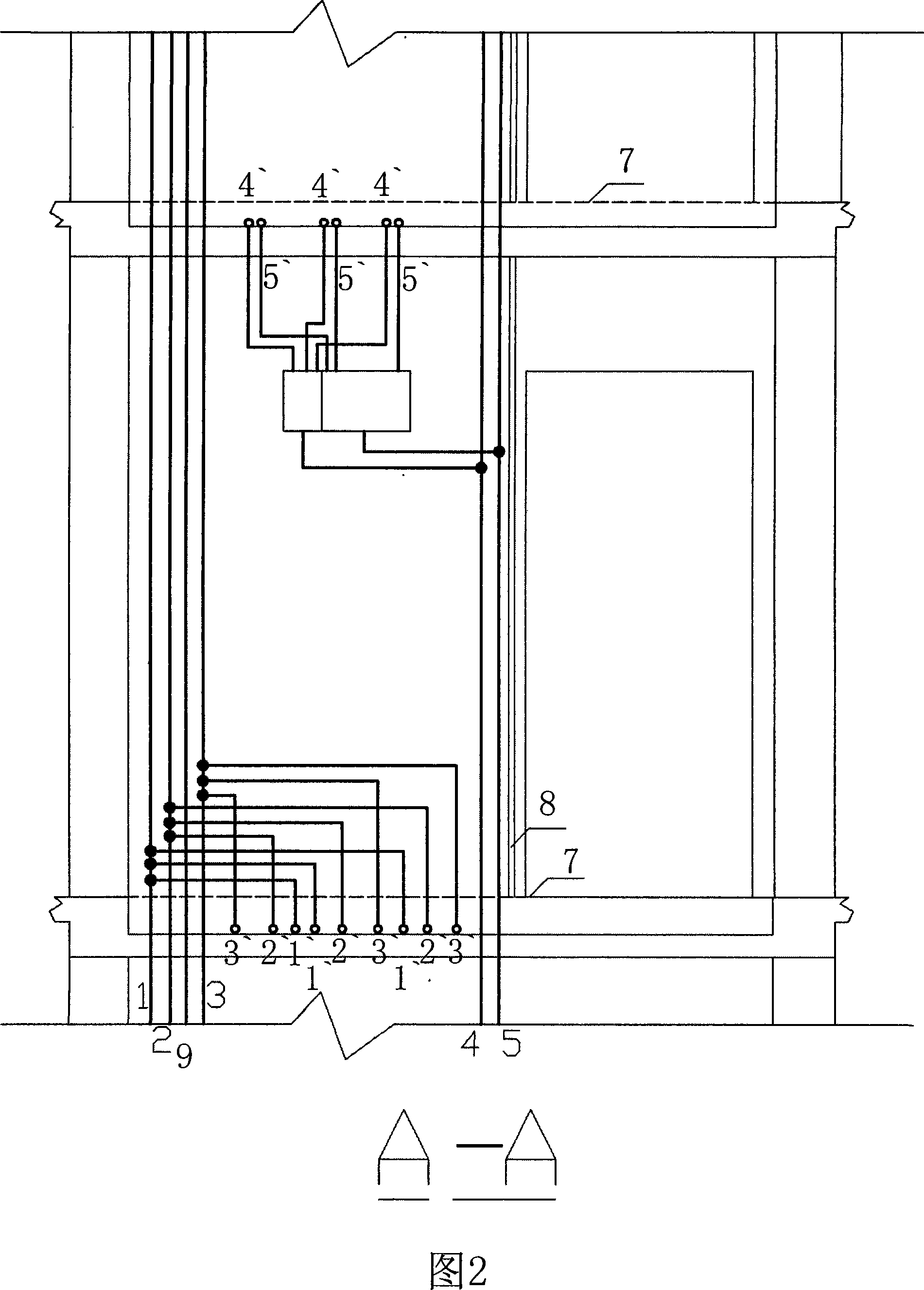 Split method of integrated vertical pipe for one-elevator and multiple-apartment building