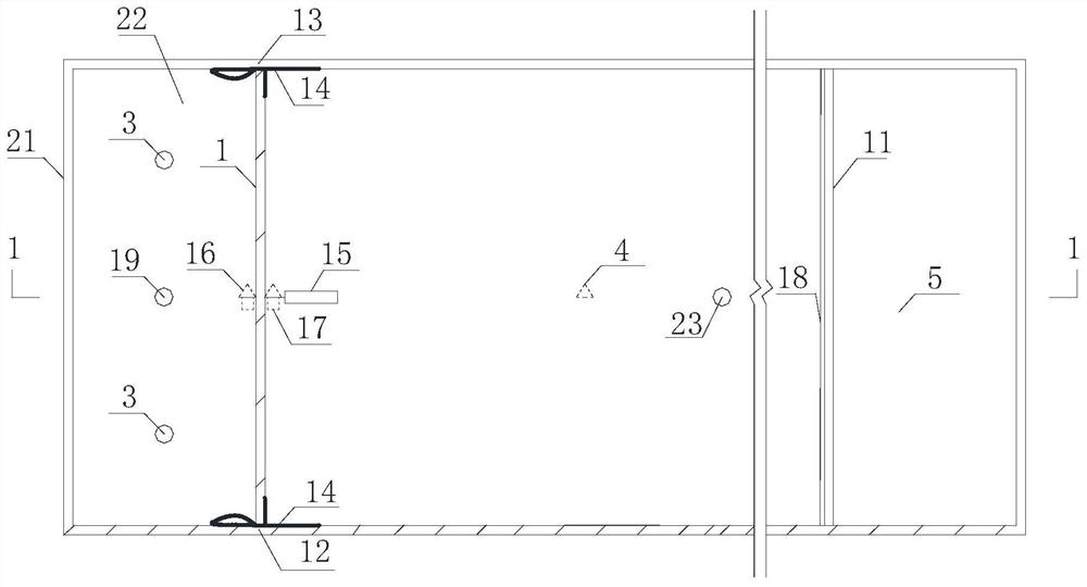 Device for simulating foundation pit dewatering plane seepage and retaining wall deformation and using method