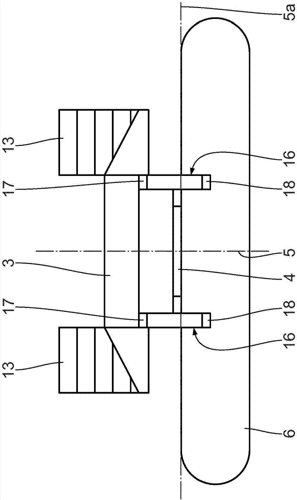 Crane, device and method for deflecting forces on crane