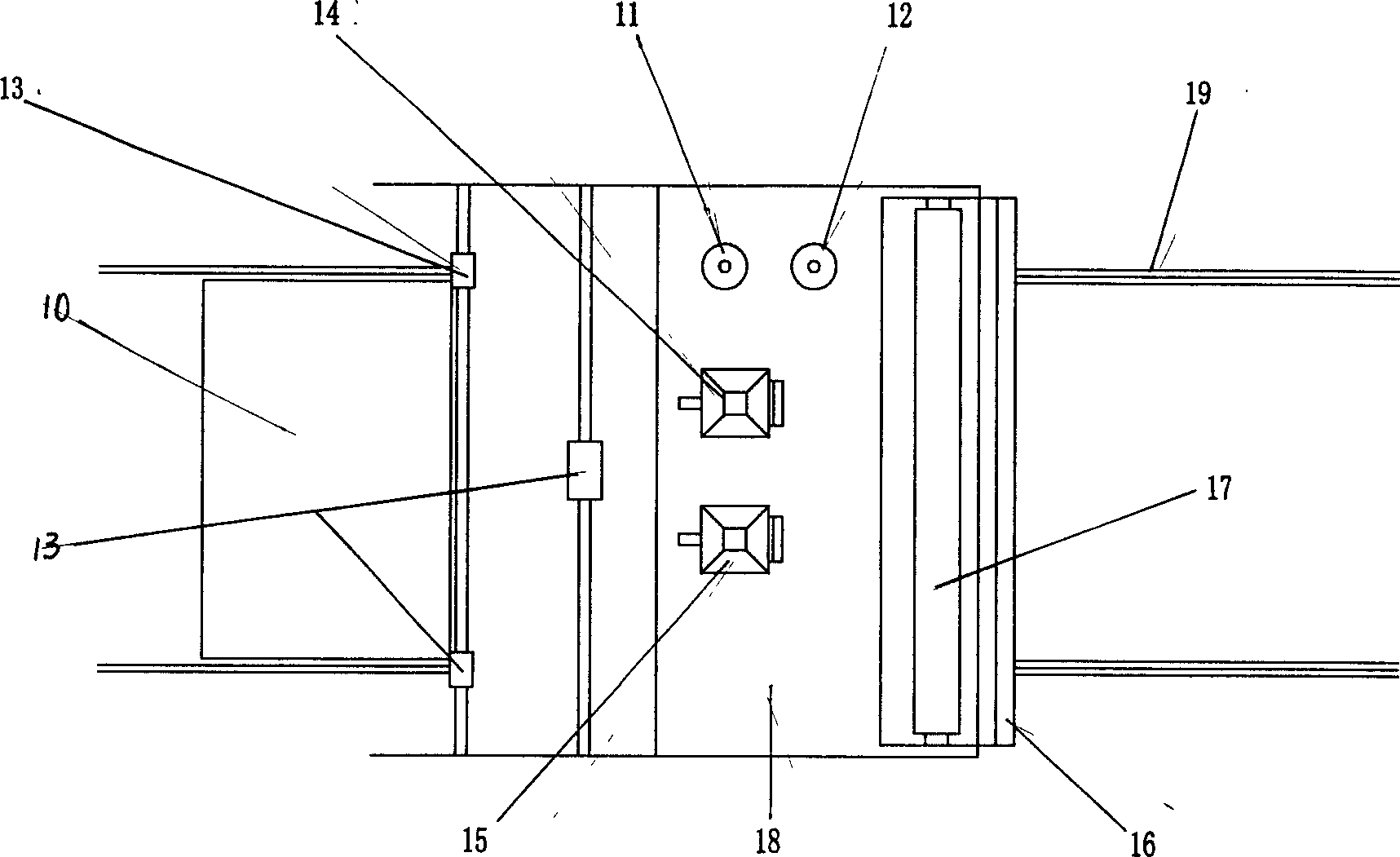 Apparatus and method for producing foaming concrete construction wall plate coated by glass fiber reinforced cement