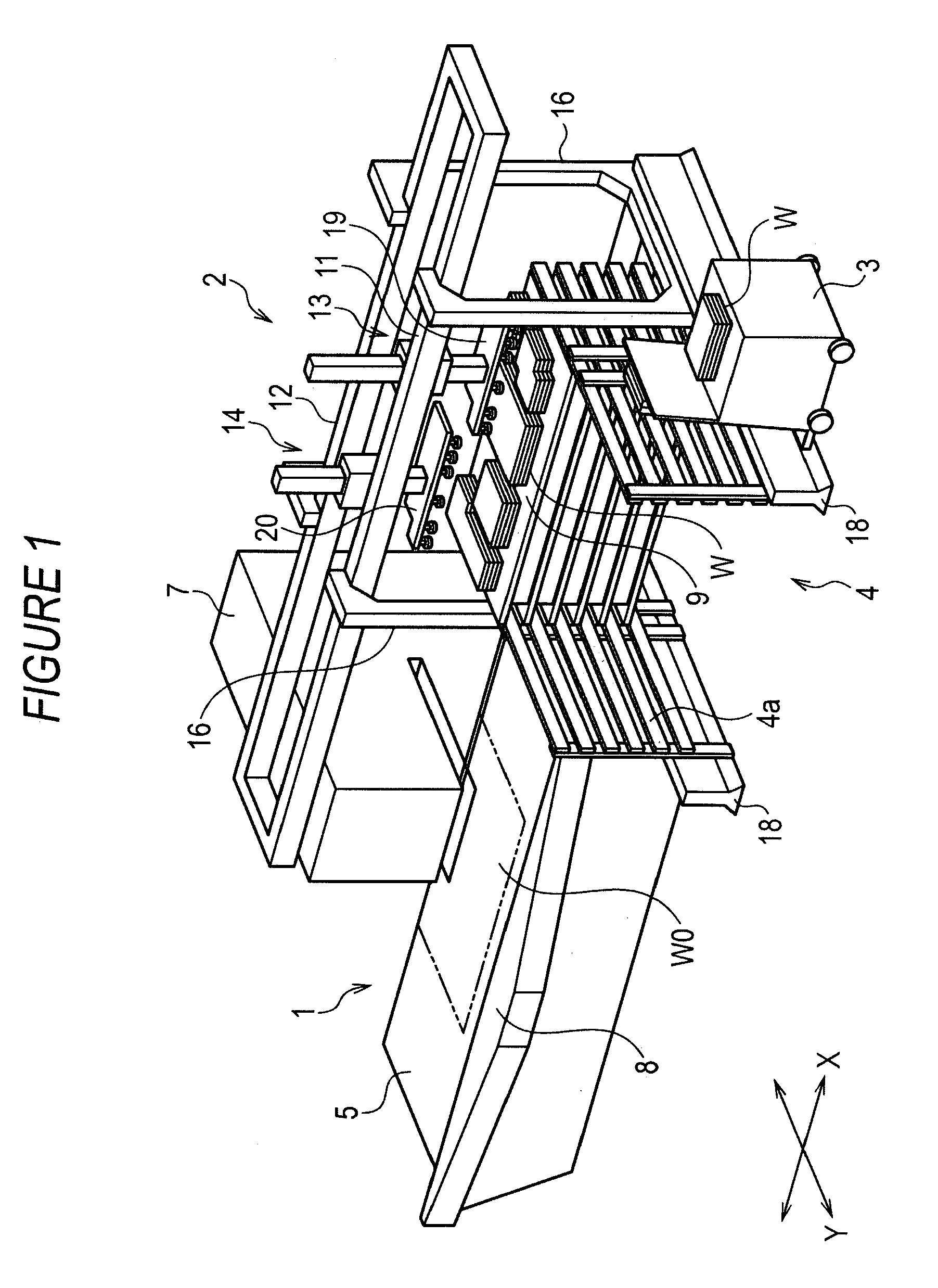 Plate material conveying device