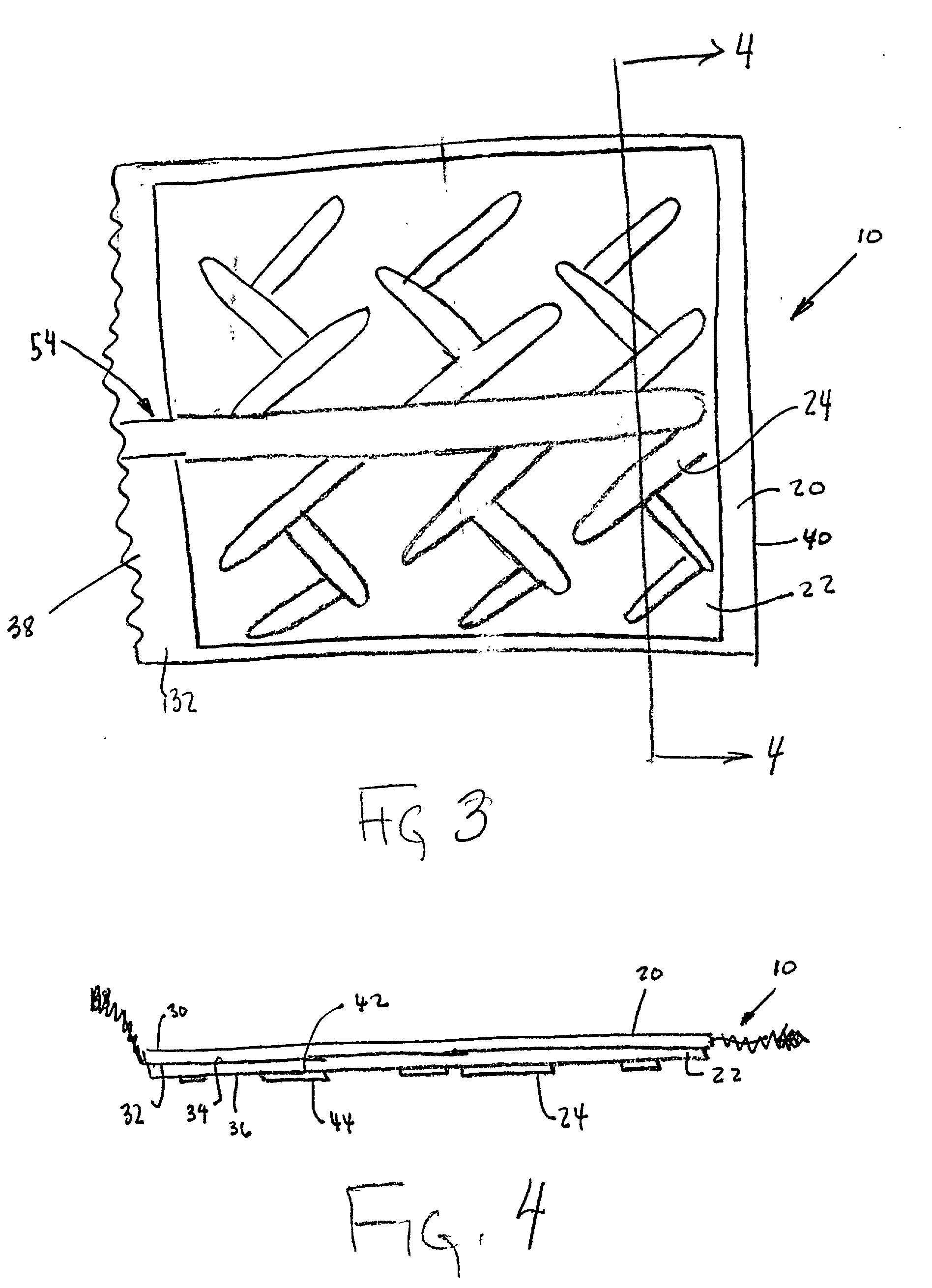 Iontophoretic electrode with improved current distribution