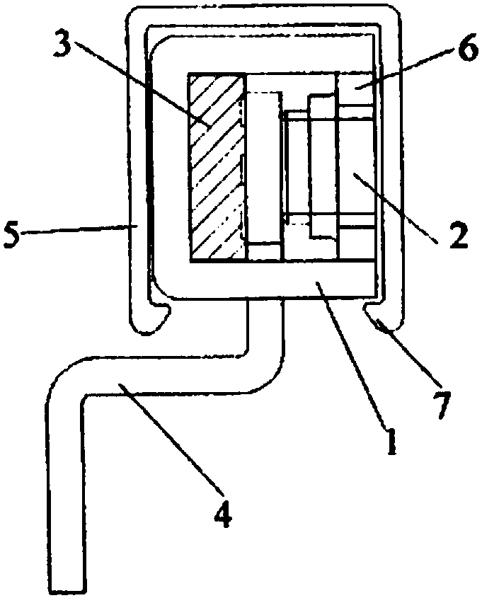 Power distribution unit and movable type elastic busbar for the same
