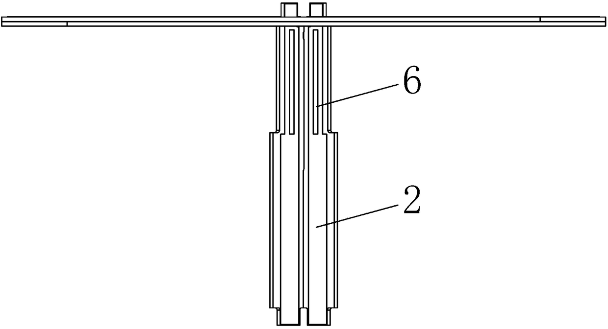Base station antenna used for high-frequency decoupling