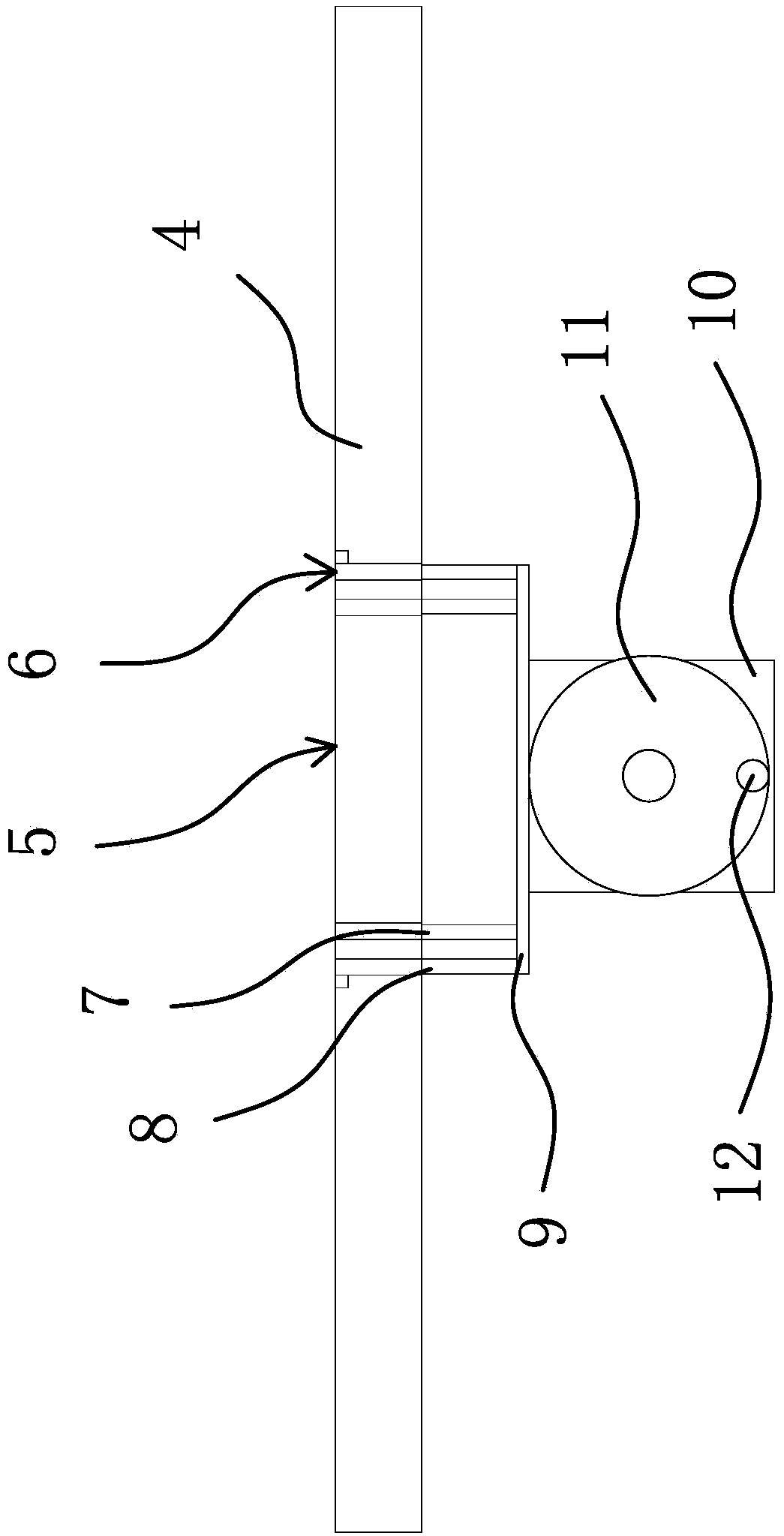 Automatic assembly device for luggage connecting piece