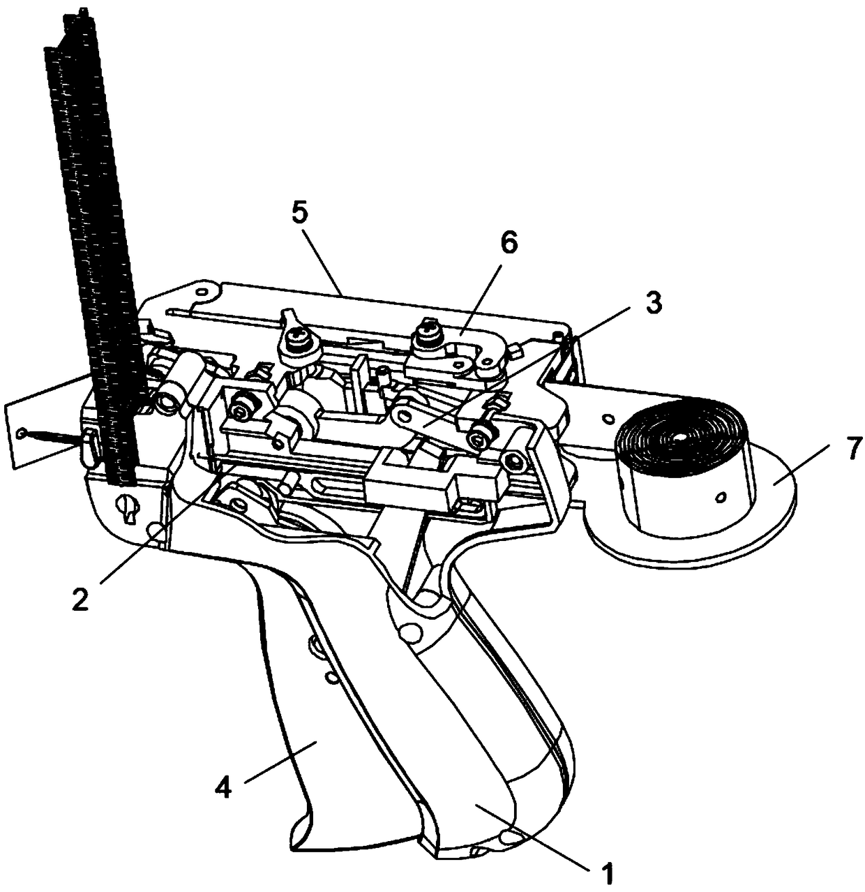 Tagging device for tracing to source of live fish