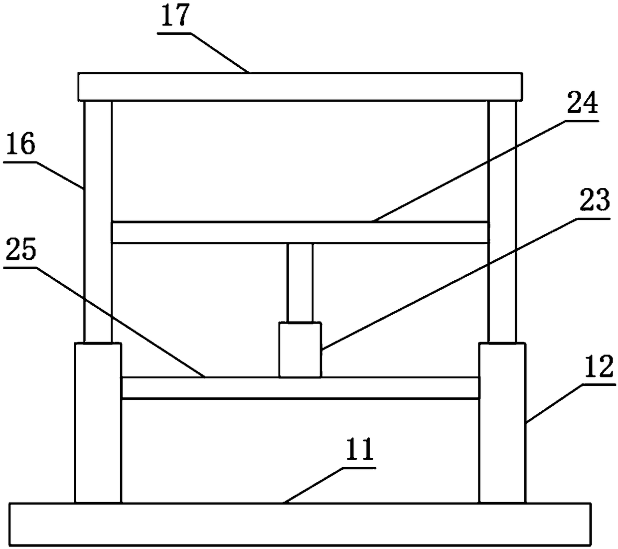 Spraying device applicable to installation of plastic runway