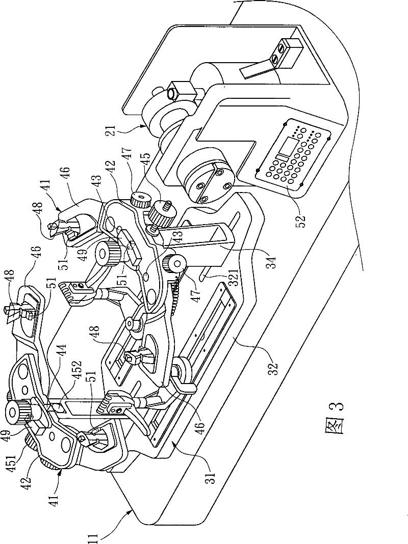 Racket holding device of racket threading machine