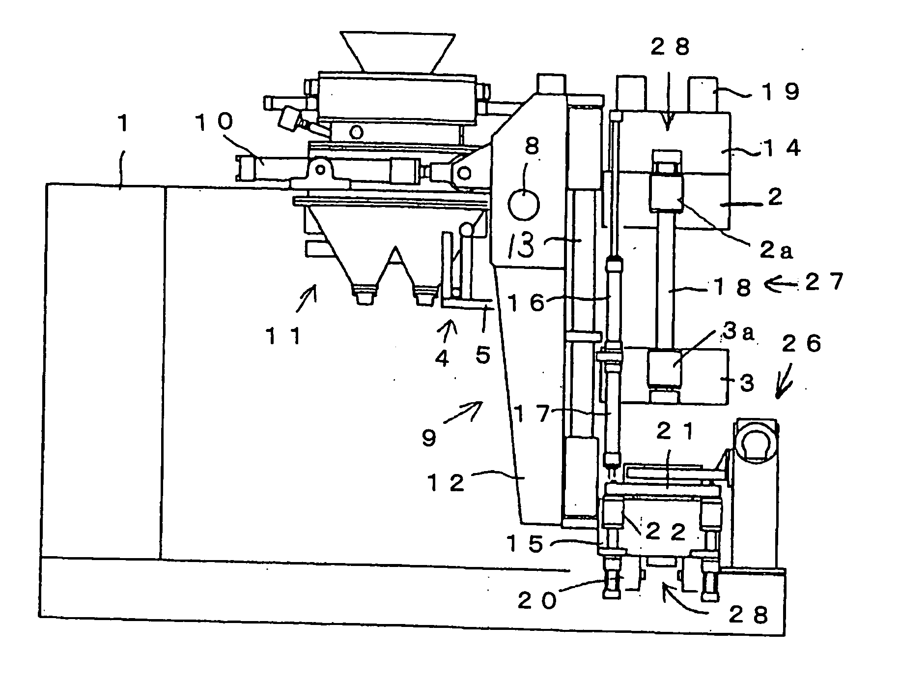 Method and apparatus for molding an upper and a lower mold having no flask