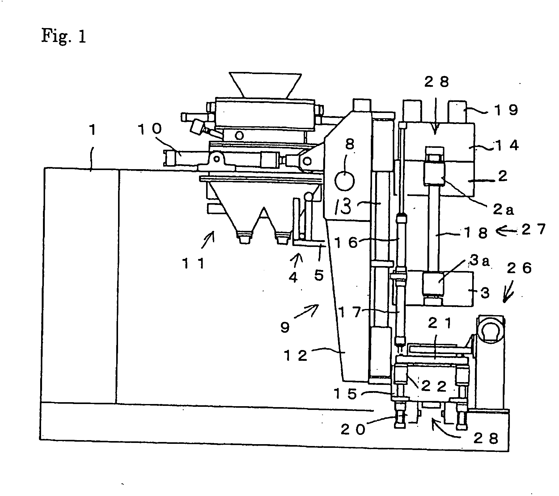 Method and apparatus for molding an upper and a lower mold having no flask