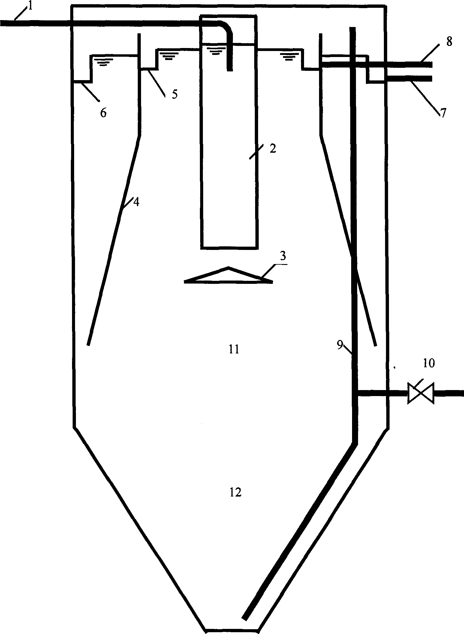 Automatic vertical-flow oil-separating precipitator