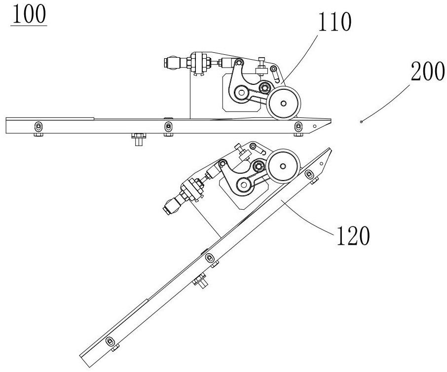 Automatic lug angle alignment mechanism for rewinding cell winding machine