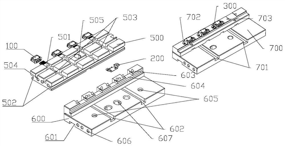 An automatic feeding device and method for assembling a metal shell of a charging connector