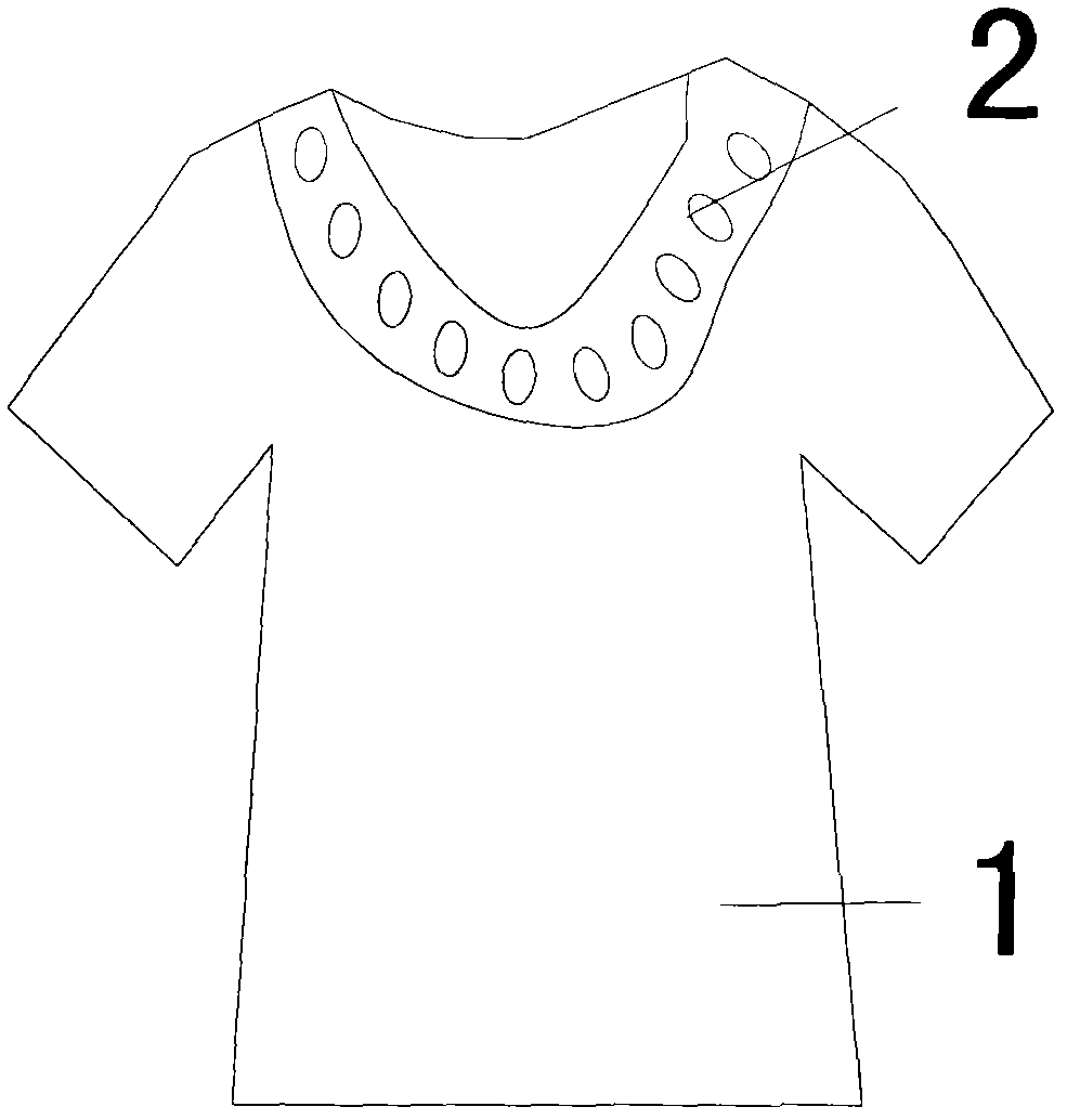 T-shirt with strong three-dimensional sense and crocheted collar
