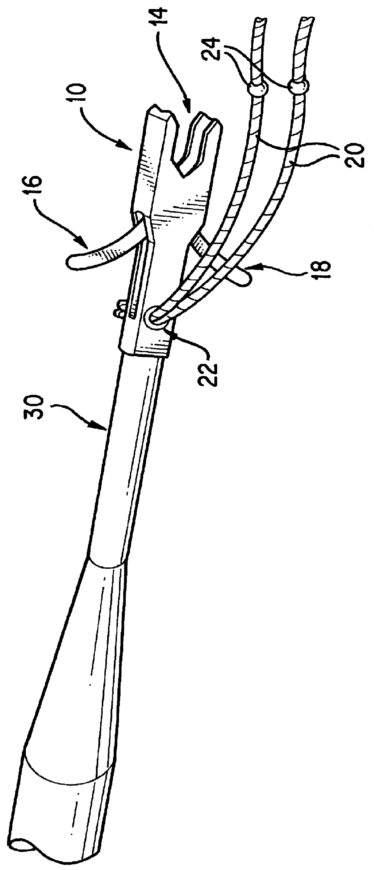Snagging knotless suture anchor assembly