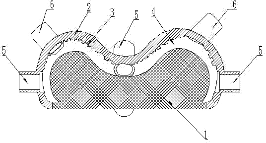 Curved surface turbulence polishing device with multiple outlets and inlets