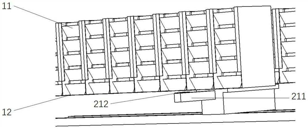 A container, an unmanned vehicle, and a method for picking up goods from an unmanned vehicle container