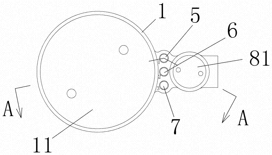 Reciprocating pump with fluid source power control switching single plunger