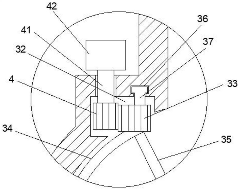 Anti-blocking multi-stage outlet for vibrating screen