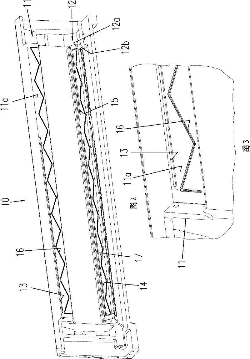 Device with a displaceable carriage and a linear guide