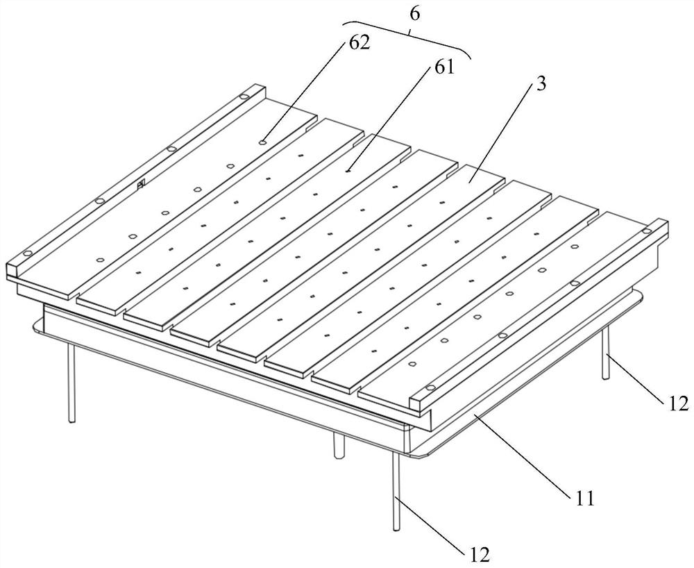 Heating device and welding equipment for semiconductor packaging