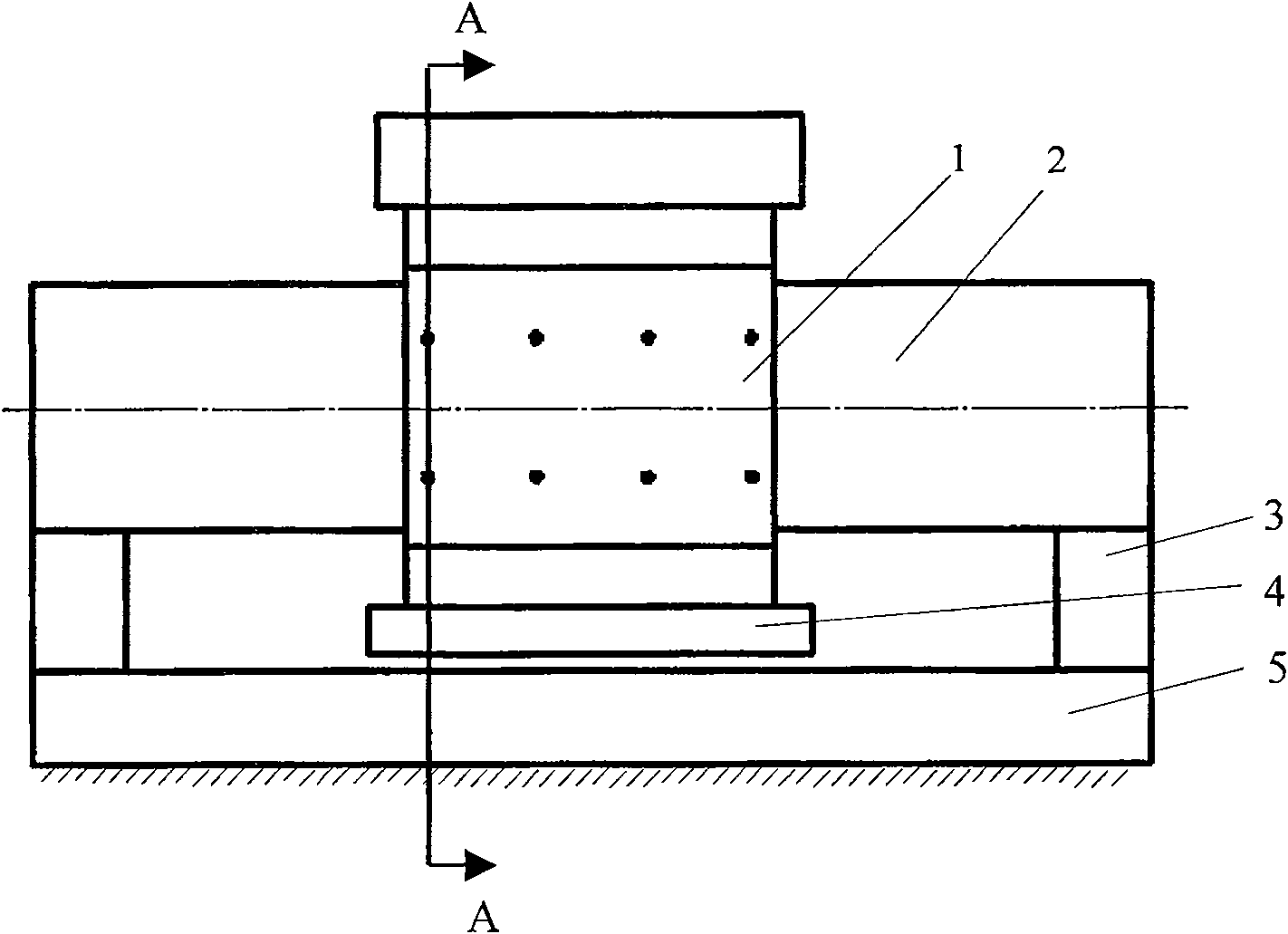 Horizontal gas/gas two phase composite linear primary method and device based on gravity balance