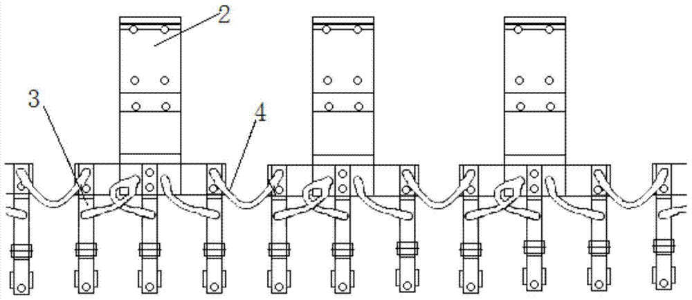 A device and method for improving the uniformity of electroplating in a VCP electroplating line