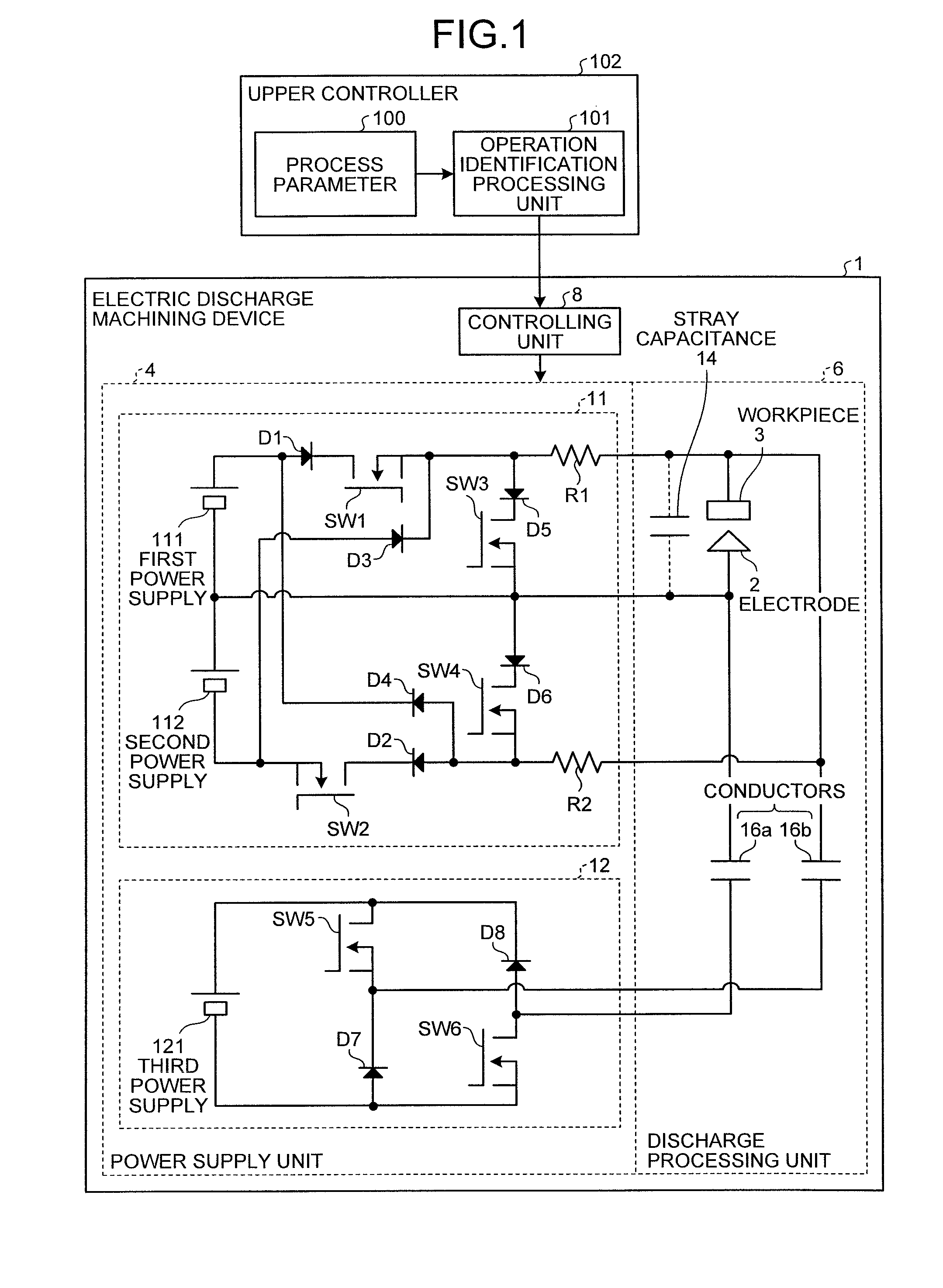 Electric discharge machining device that applies a voltage pulse between a processing electrode and a workpiece